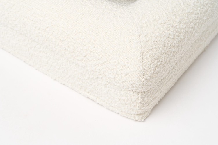 legowisko ortopedyczne dla psa cream boucle fabric detail, detale tkaniny boucle